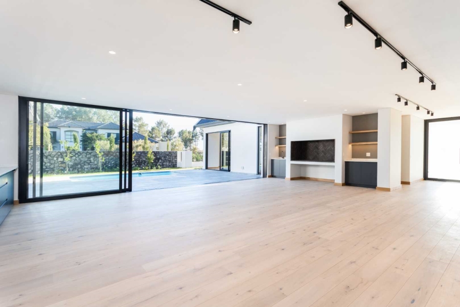 5 Bedroom Property for Sale in Val De Vie Estate Western Cape